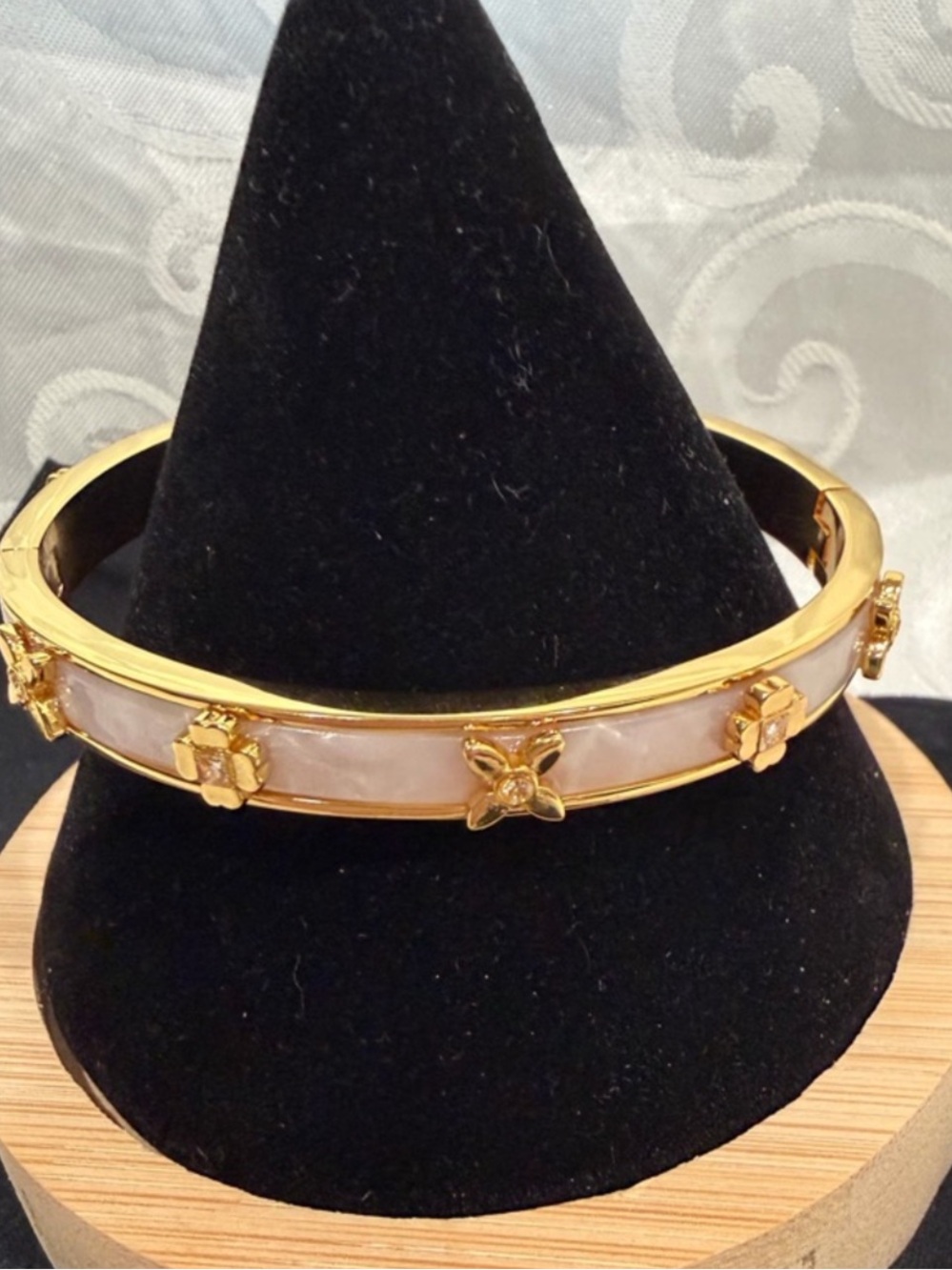 Kate Spade Heritage Bloom Blush Pink Gold Enamel Hinged Bangle $149